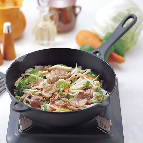 http://www.globalkitchenjapan.com/cdn/shop/products/IwachuNambuCastIronFryingPan24010_2_600x.png?v=1654419173