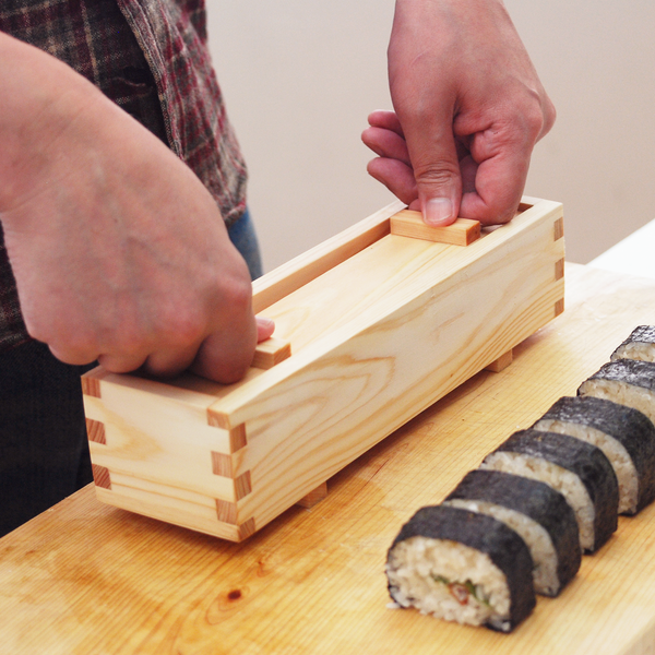 Wooden sushi mold - 6 pieces