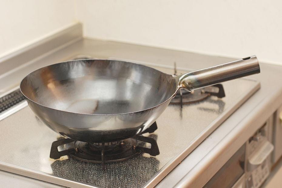 Wok on Electric Stove Tops: How to Choose and Use One