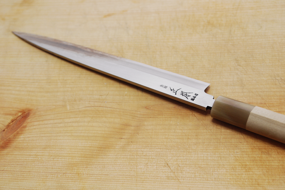 https://www.globalkitchenjapan.com/cdn/shop/articles/Unravel_the_Mystery_of_Machi_a_Joint_of_Blade_of_Japanese_Knives_1_1600x.png?v=1601287370
