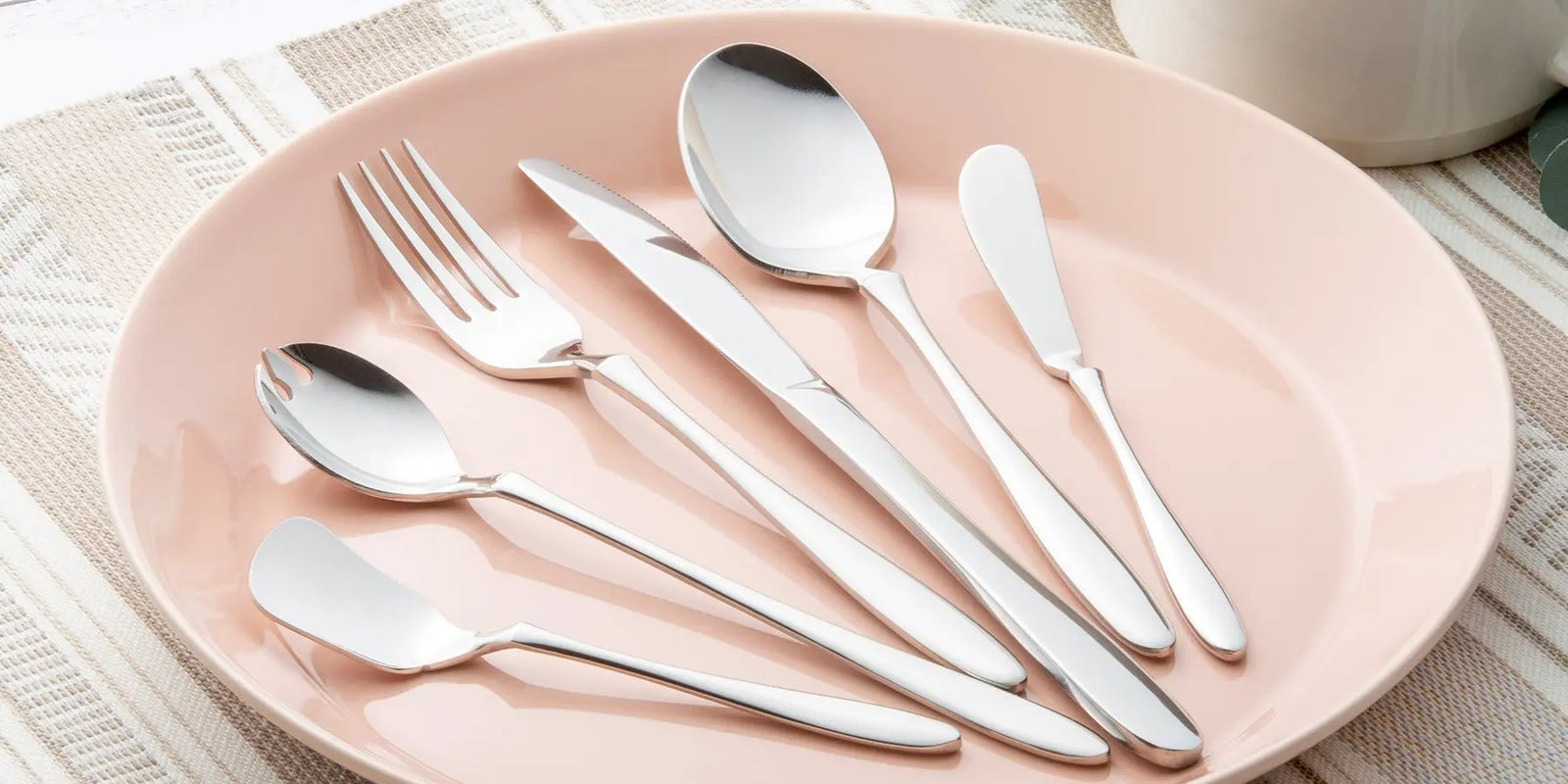 https://www.globalkitchenjapan.com/cdn/shop/collections/flatware_and_cutlery_collections_1600x.jpg?v=1684115009