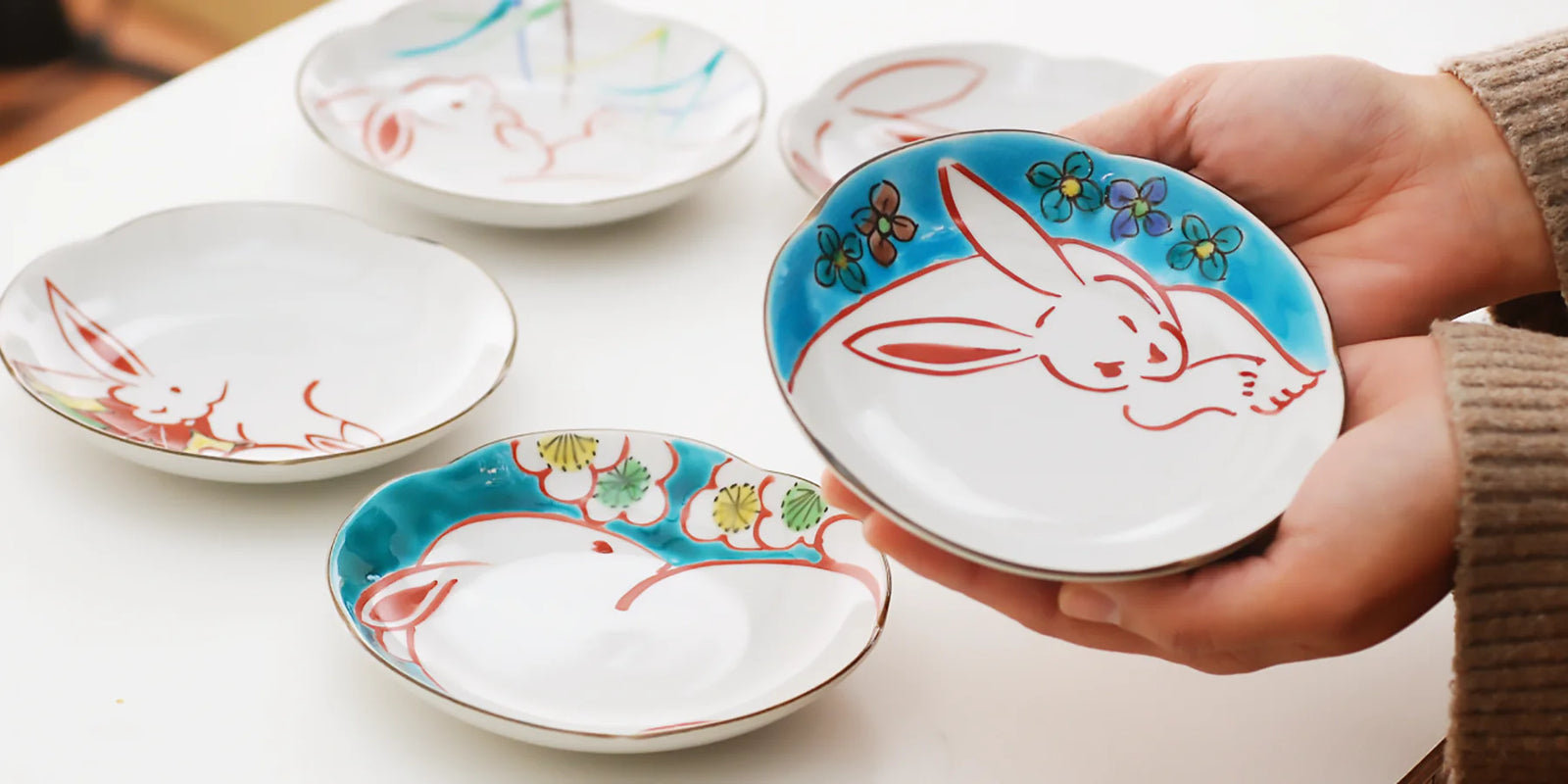 https://www.globalkitchenjapan.com/cdn/shop/collections/japanese_pottery_and_porcelain_collections_1600x.webp?v=1684736148