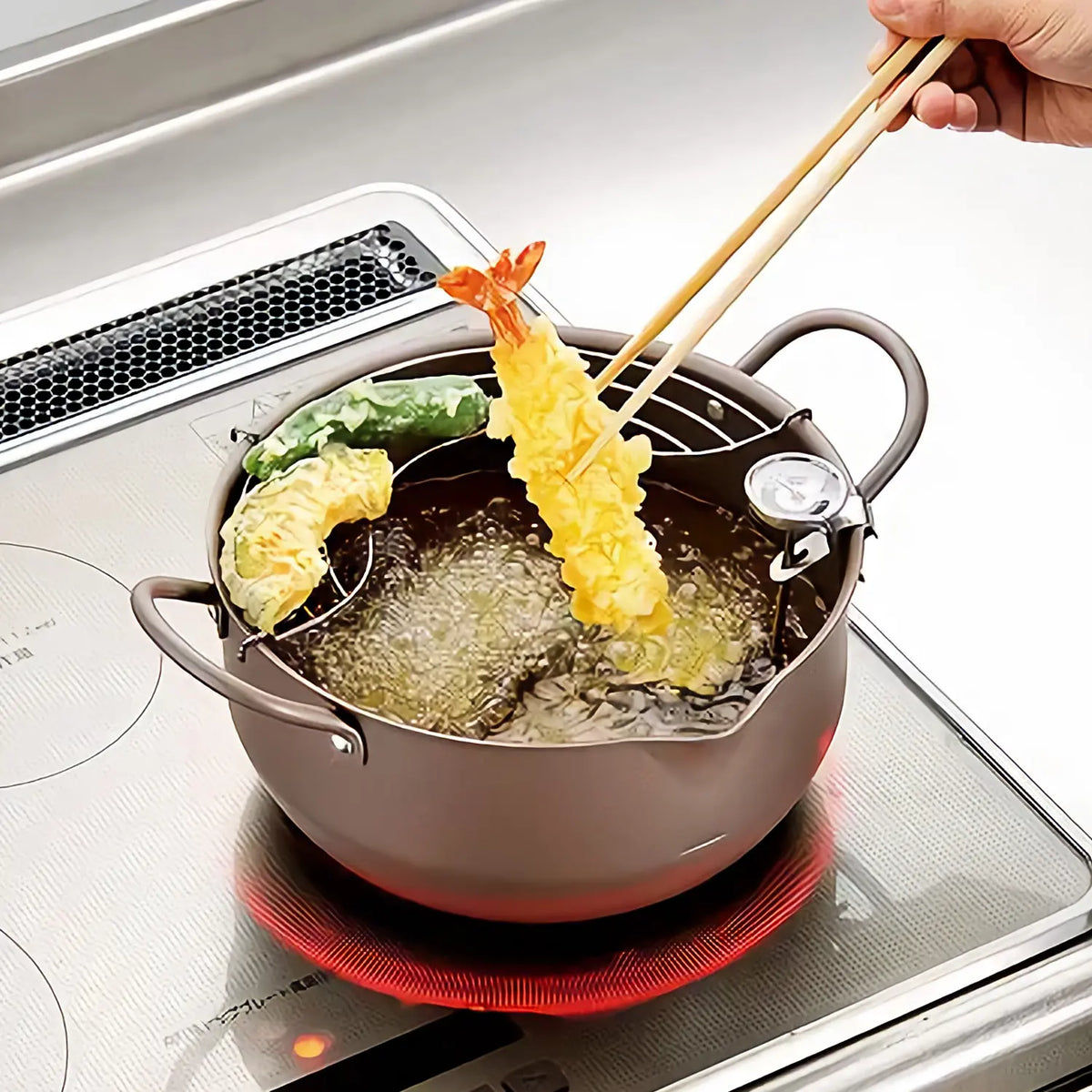 Hirosho Kiwami Cast Iron Tempura Pan with Thermometer