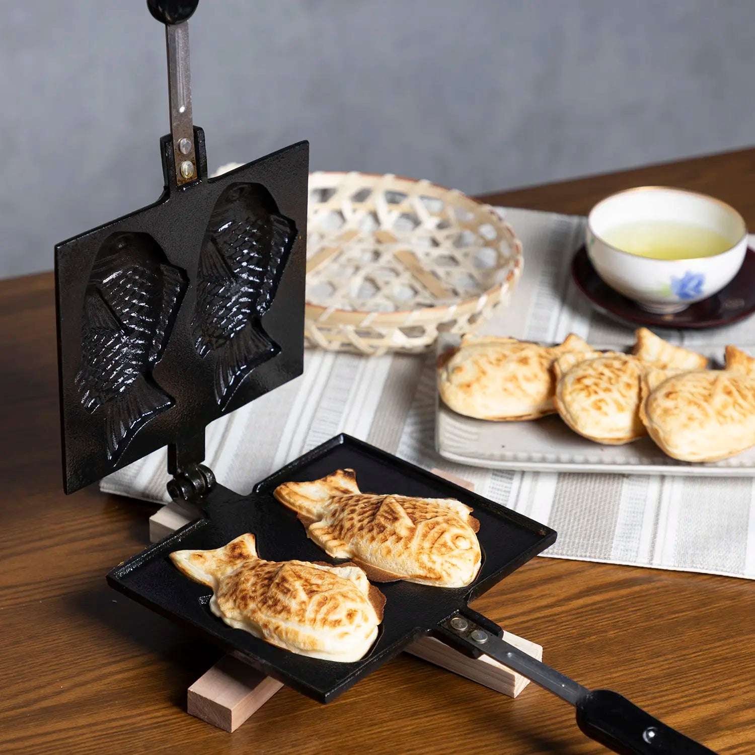 Taiyaki Home Maker  Japanese kitchen gadgets, Japanese kitchen, Food