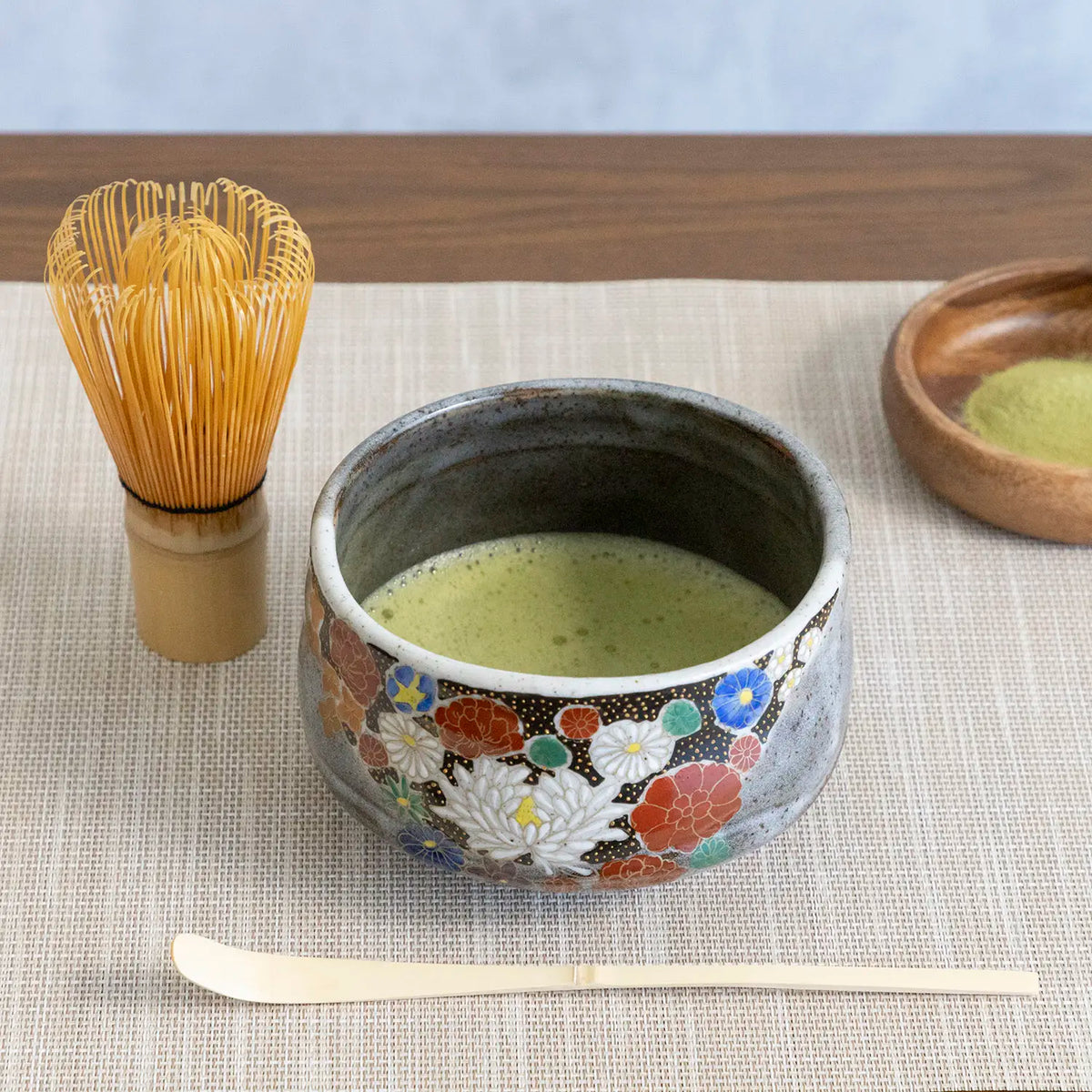 Kutani Ware Hanazume Floral Matcha Tea Bowl