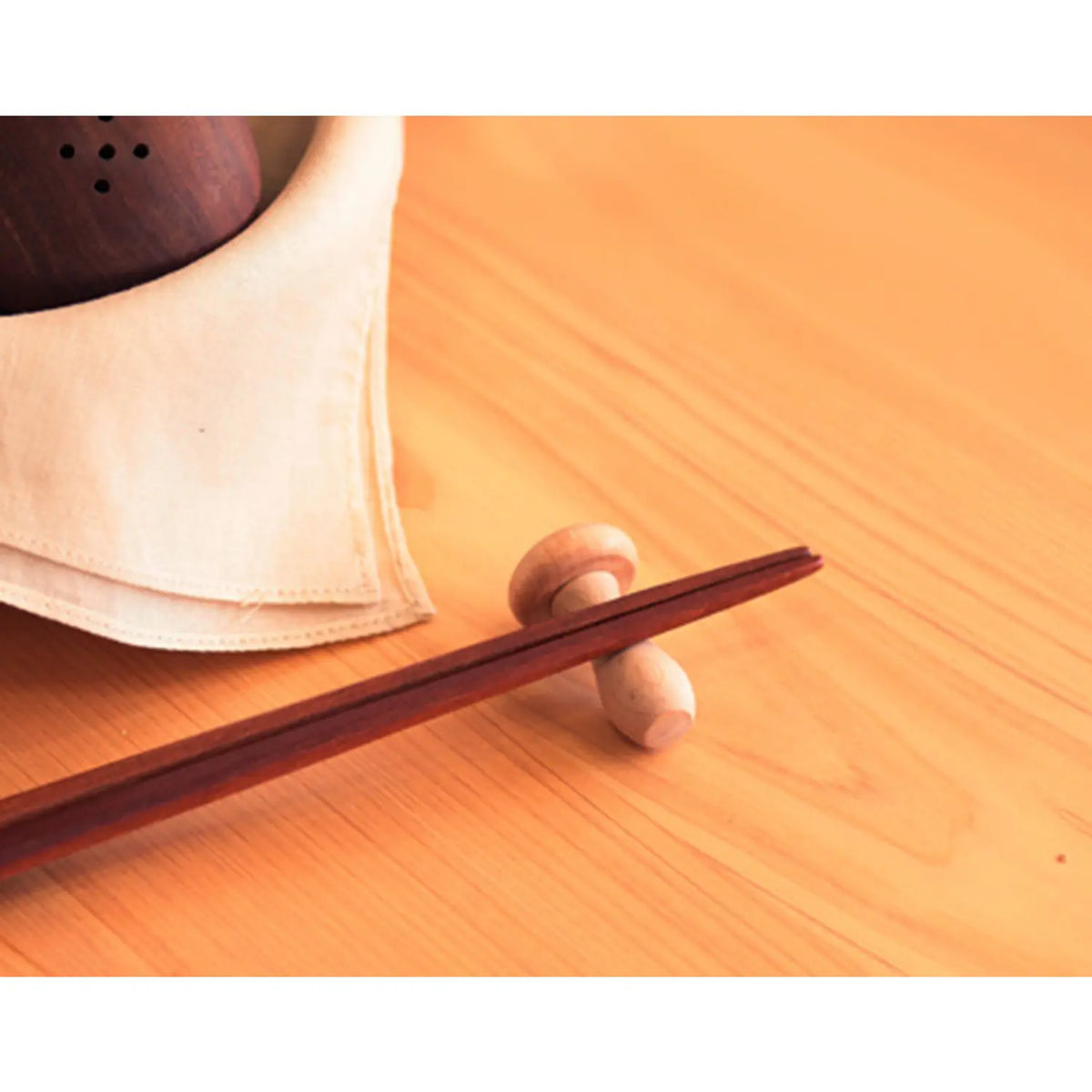 La Luz Maple Chopstick Rest Mushroom