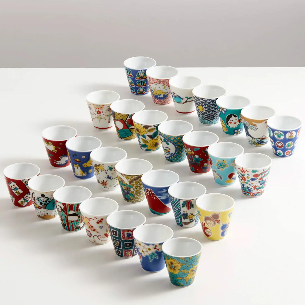 SEIKOU KISSYO Kutani Porcelain Soba Choko Cup Banreki-Gosairyu