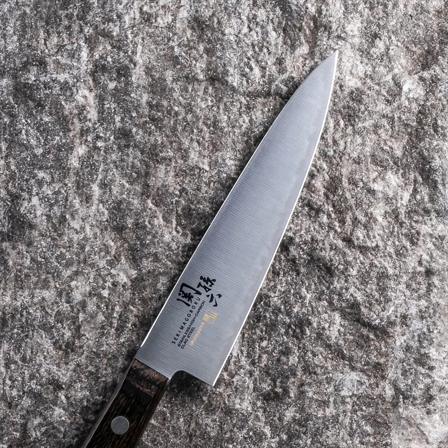 Jikko Nihonko Japanese Carbon Steel Santoku Knife - Globalkitchen Japan