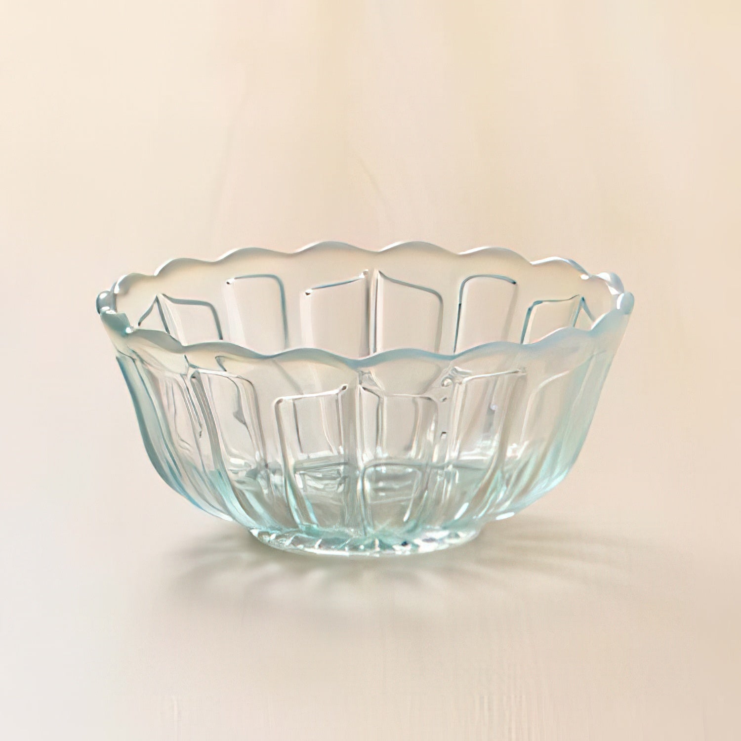 Hirota Glass Yukinohana Soda-Lime Glass Blue Shallow Bowl - Globalkitchen  Japan