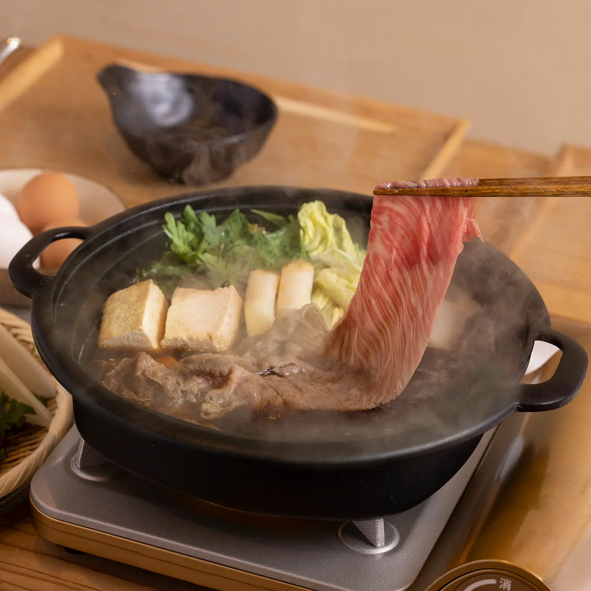 Iwachu Nambu Cast Iron Sukiyaki & Gyoza Pan with Wooden Lid - Globalkitchen  Japan