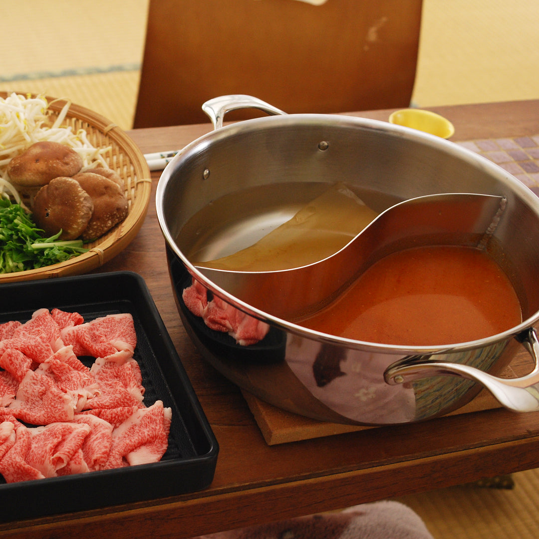 https://www.globalkitchenjapan.com/cdn/shop/products/Shabu-ShabuHotpot_2.jpg?v=1605016461